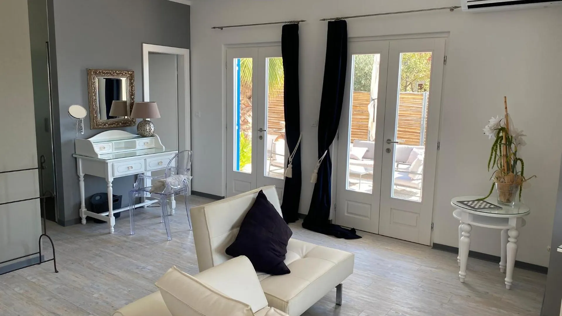 Seaside Villa With Private Pool Home By The Sea - Villa Trogir